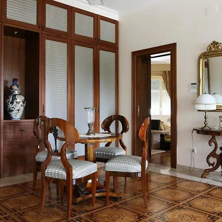 Kalliope House Case de vacanță